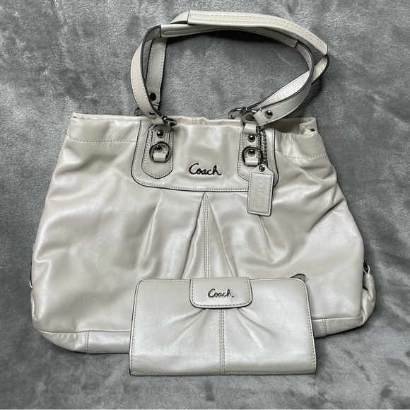 Coach Ashley Carry All Shoulder Bag in Pearl with Matching Wallet F15513 Set - Picture 1 of 16